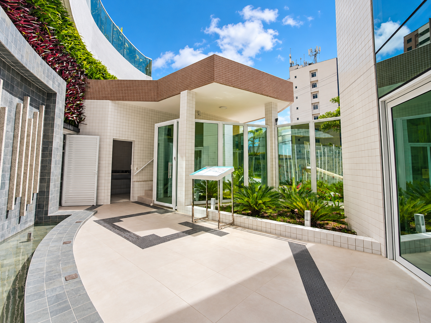 TANGO PLAZA