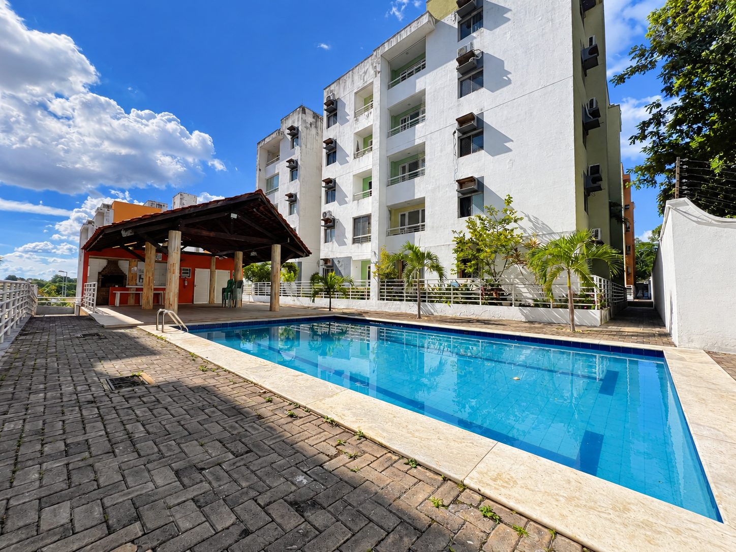Apartamento no Condomínio Parque das Flores — Primavera, Teresina