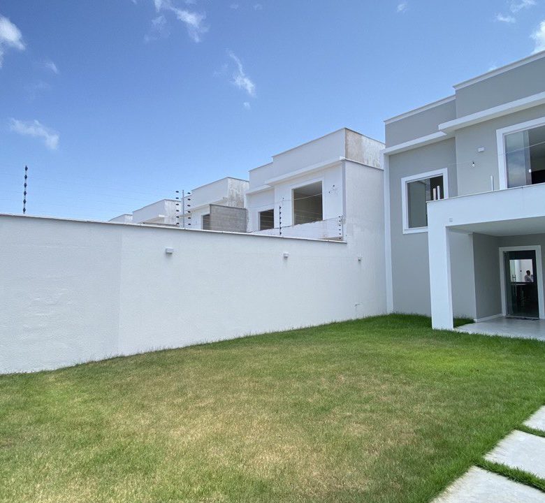 Casa duplex no Araçagy com 4 suítes