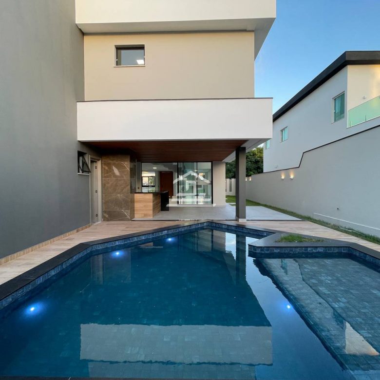 Casa em condomínio com 5 suítes no Araçagy
