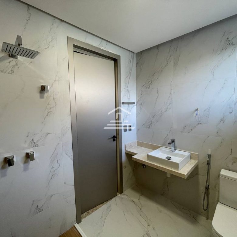 Casa em condomínio com 5 suítes no Araçagy