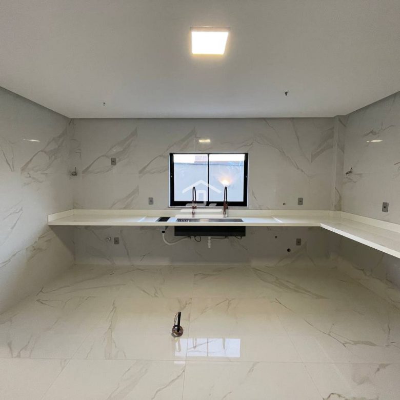 Casa em condomínio com 5 suítes no Araçagy